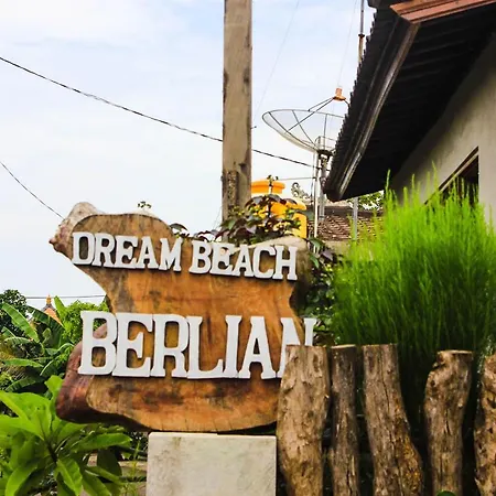 Dream Beach Berlian